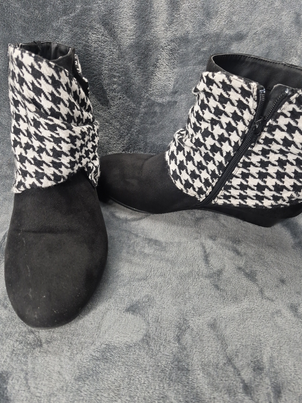 Comfortwiew Inez Bootie Short Ankle Winter Suede Shoes White& Black Size 11